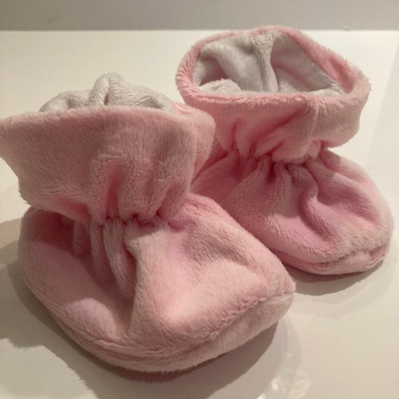 Baby Booties - Picture 1 of 3